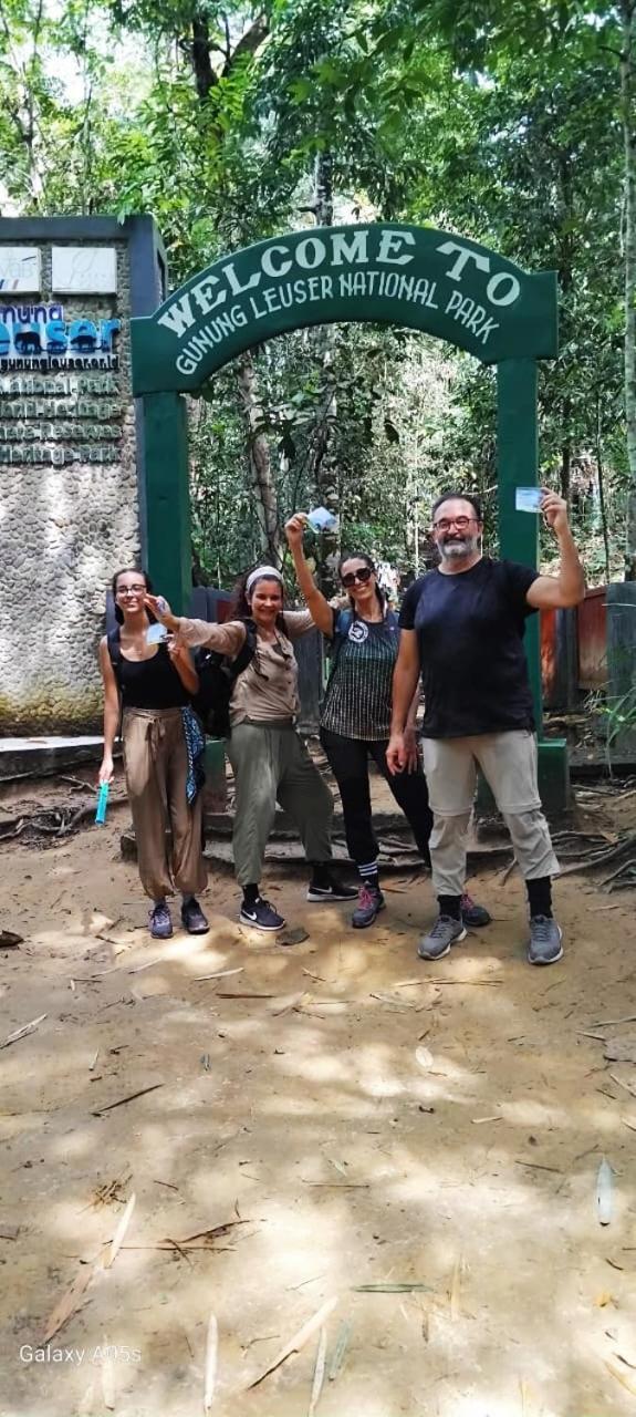 Magpie Homestay & Jungle Trekking Especially For Guest Trekking With Us בוקיט לוואנג מראה חיצוני תמונה